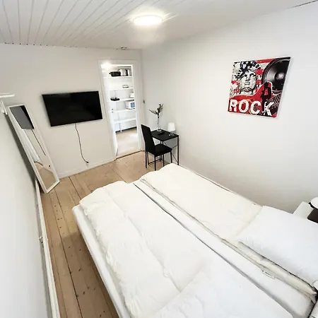 בית נופש Central Large Double Room With Free Parking