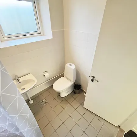 Large Double With Free Parking בית נופש